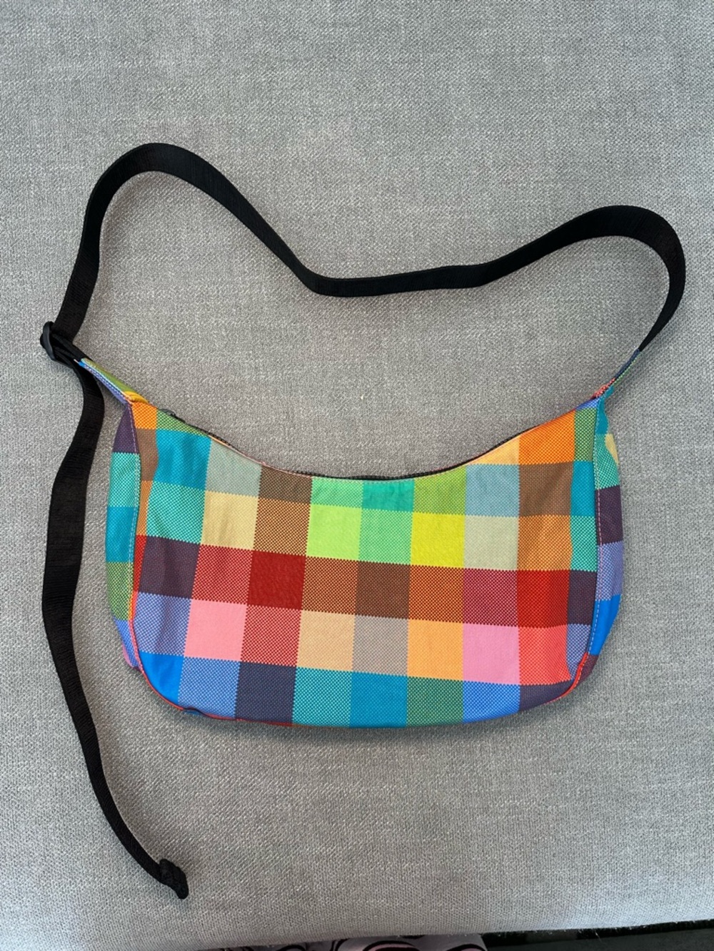 BAGGU x UO Exclusive Madras Print Medium Nylon Crescent - Picture 4 of 9